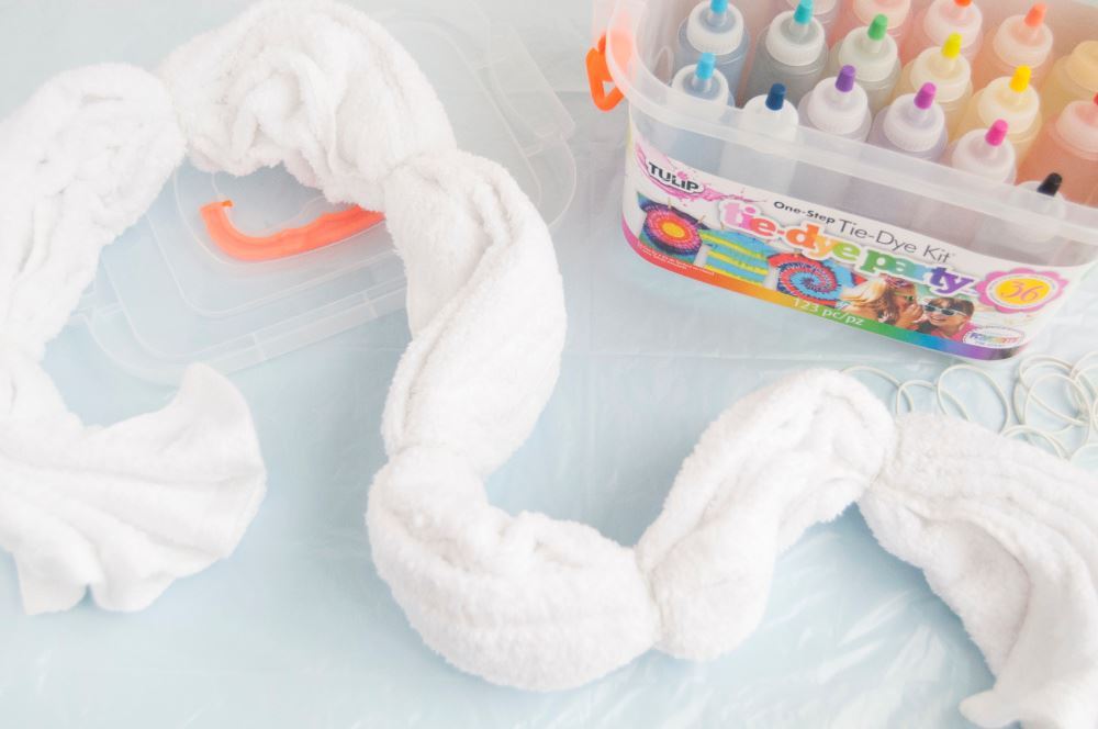 How To Tie Dye Towels - bind with rubber bands