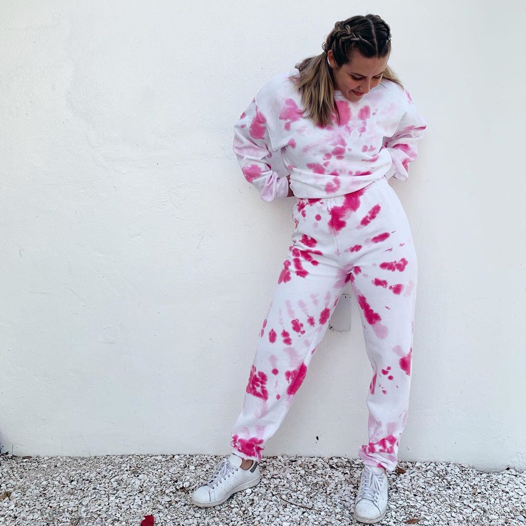 Pink spiral tie-dye sweatsuit from @itsdo_ordye