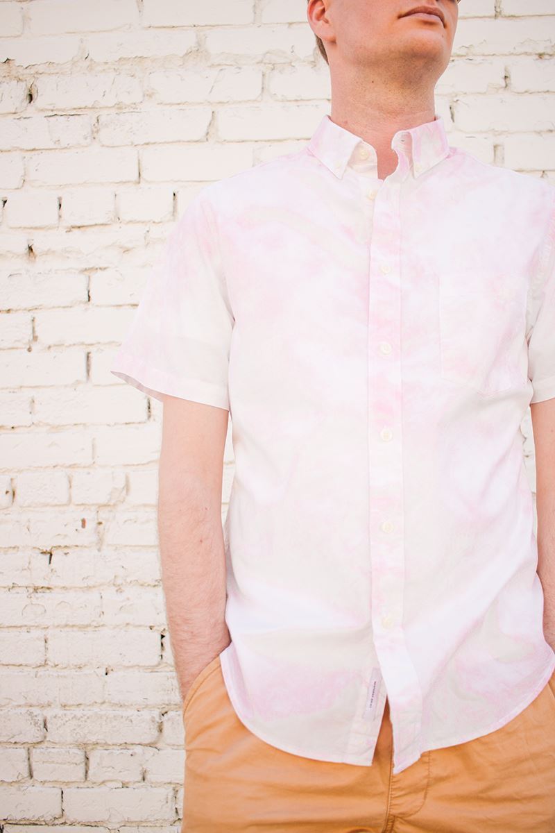 Men’s crumple tie-dye dress shirt