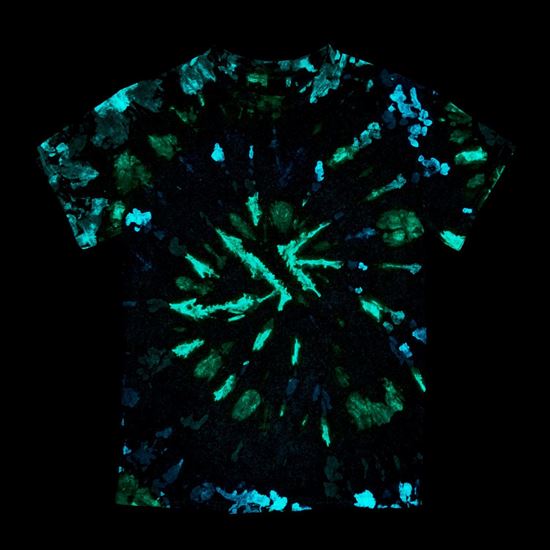 46021 Glow Tie Dye Kit swirl T-shirt project glowing